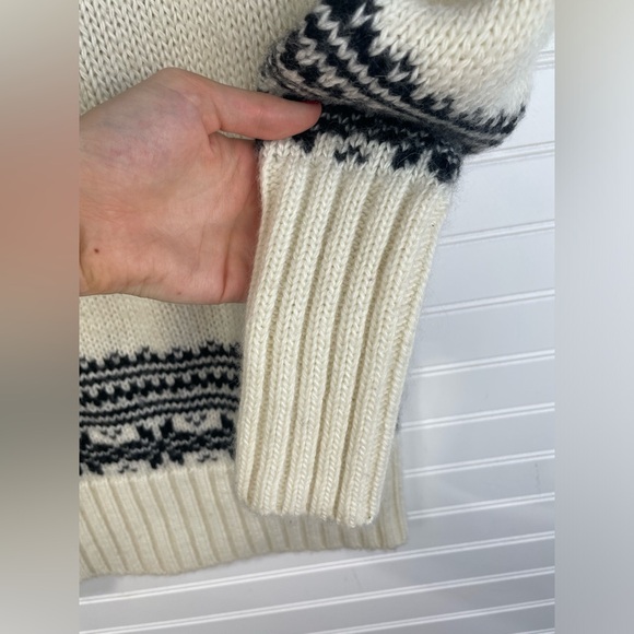 J. Crew Black & Cream Long Sleeve Snowflake Collared Sweater Medium Women’s GUC - Picture 5 of 10